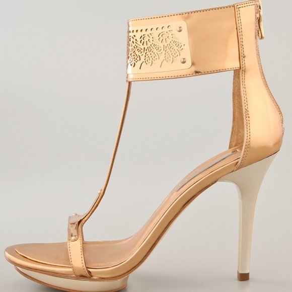 NIB BCBG MAXAZRIA "PHOENIX" SHOE, SIZE 5.5 - Picture 1 of 7